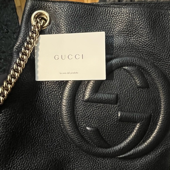 This is an authentic Gucci pebbled calf skin medium Soho shoulder bag - Picture 3 of 4